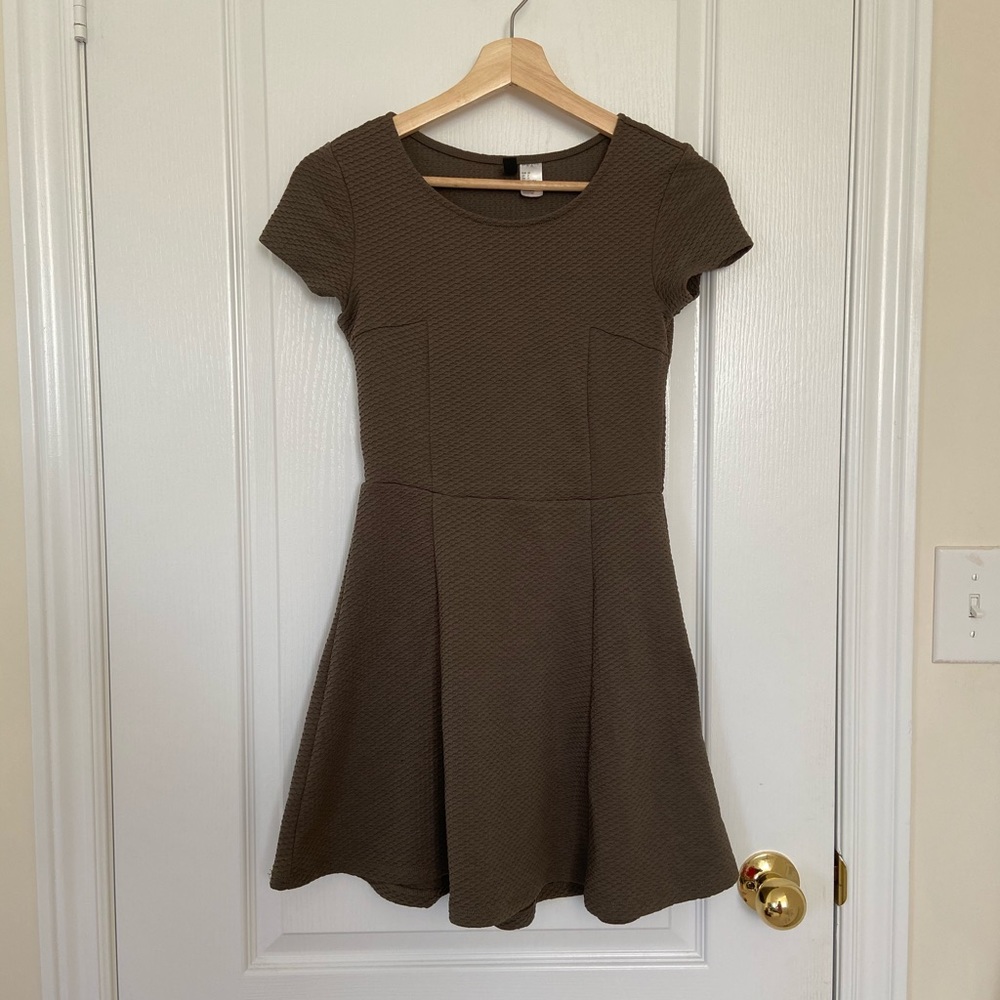 H&M OLIVE GREEN DRESS - Picture 1 of 4